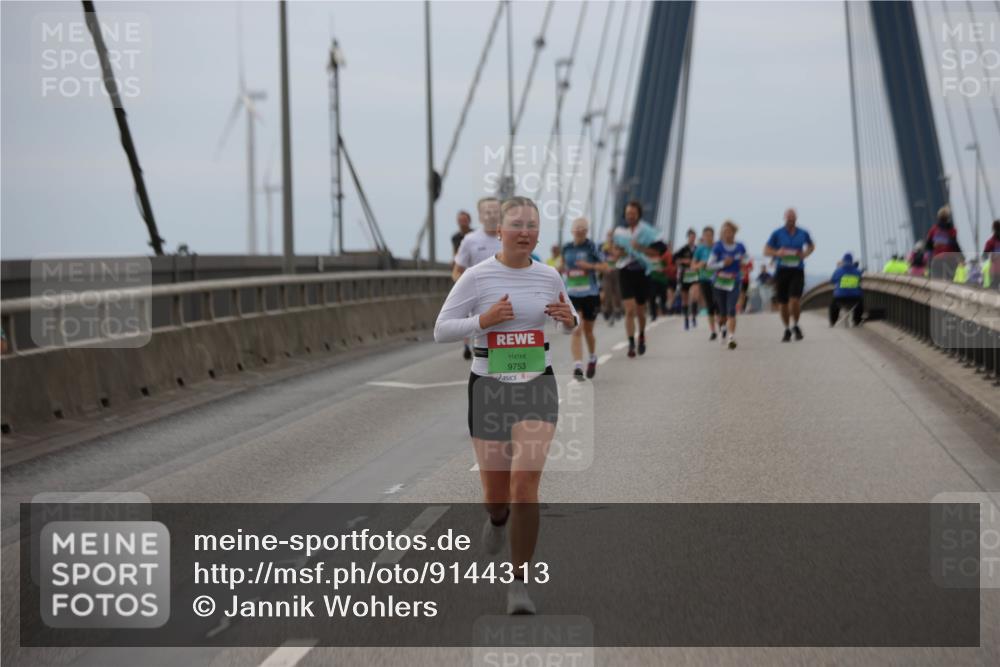 03.10.2025 - Köhlbrandbrückenlauf Jannik Wohlers http://msf.ph/oto/9144313 03.10.2025 15:45:35 Position 1 9753 meine-sportfotos.de