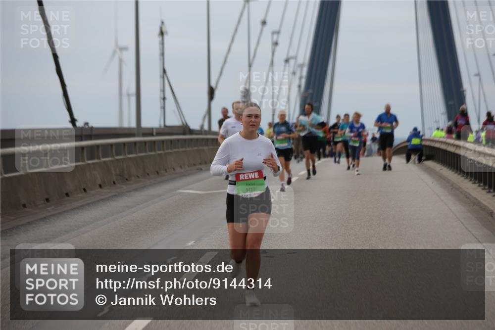 03.10.2025 - Köhlbrandbrückenlauf Jannik Wohlers http://msf.ph/oto/9144314 03.10.2025 15:45:35 Position 1 9753 meine-sportfotos.de