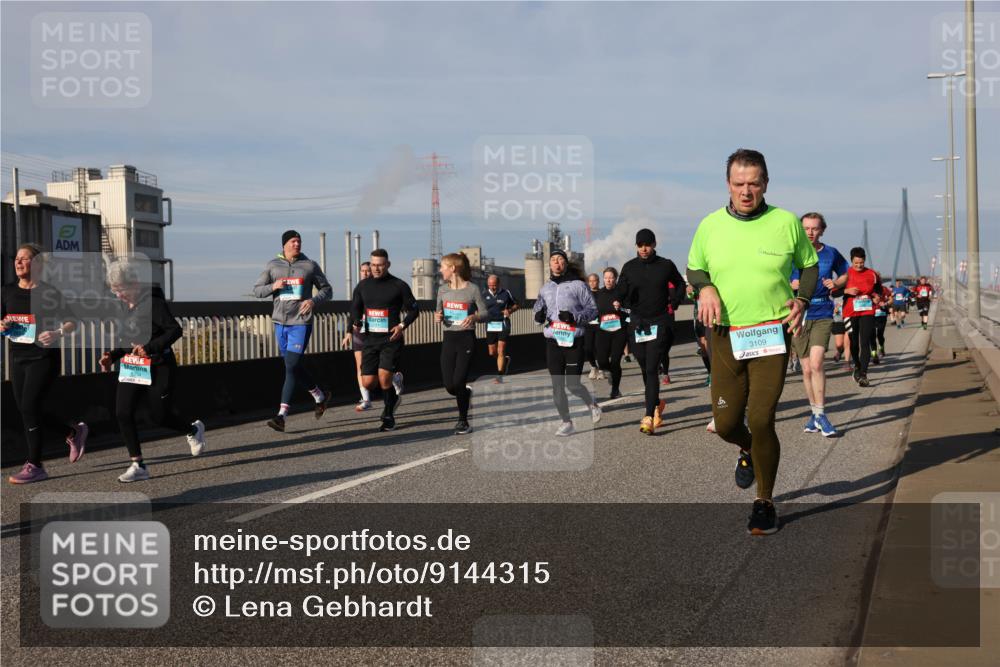 03.10.2025 - Köhlbrandbrückenlauf Lena Gebhardt http://msf.ph/oto/9144315 03.10.2025 10:02:04 Position 2 3109 meine-sportfotos.de