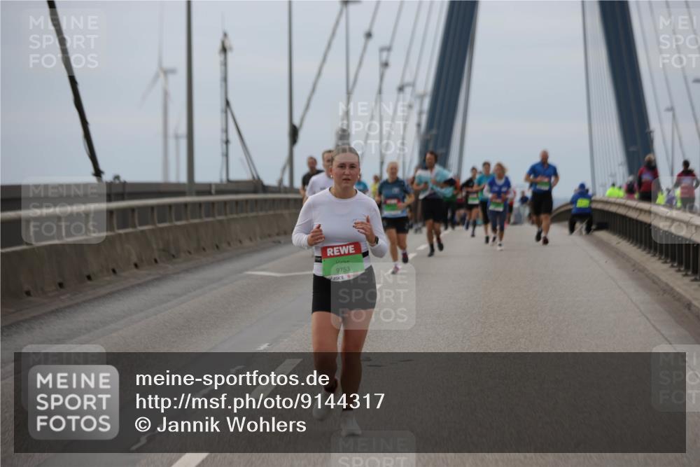 03.10.2025 - Köhlbrandbrückenlauf Jannik Wohlers http://msf.ph/oto/9144317 03.10.2025 15:45:35 Position 1 9753 meine-sportfotos.de