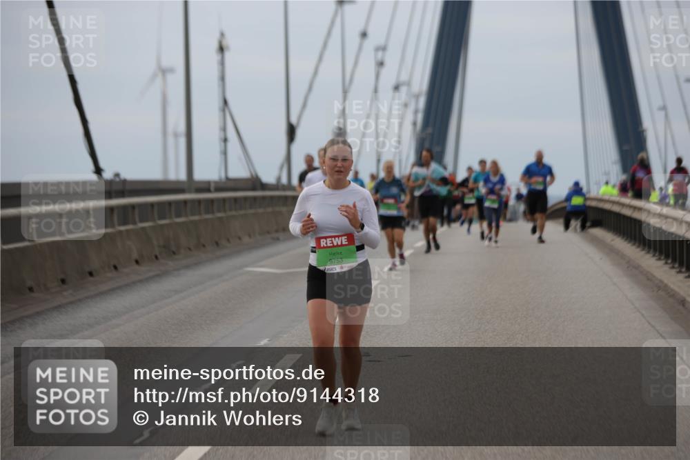 03.10.2025 - Köhlbrandbrückenlauf Jannik Wohlers http://msf.ph/oto/9144318 03.10.2025 15:45:35 Position 1 9753 meine-sportfotos.de