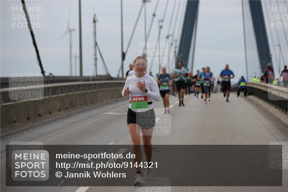 03.10.2025 - Köhlbrandbrückenlauf Jannik Wohlers http://msf.ph/oto/9144321 03.10.2025 15:45:35 Position 1 9753 meine-sportfotos.de