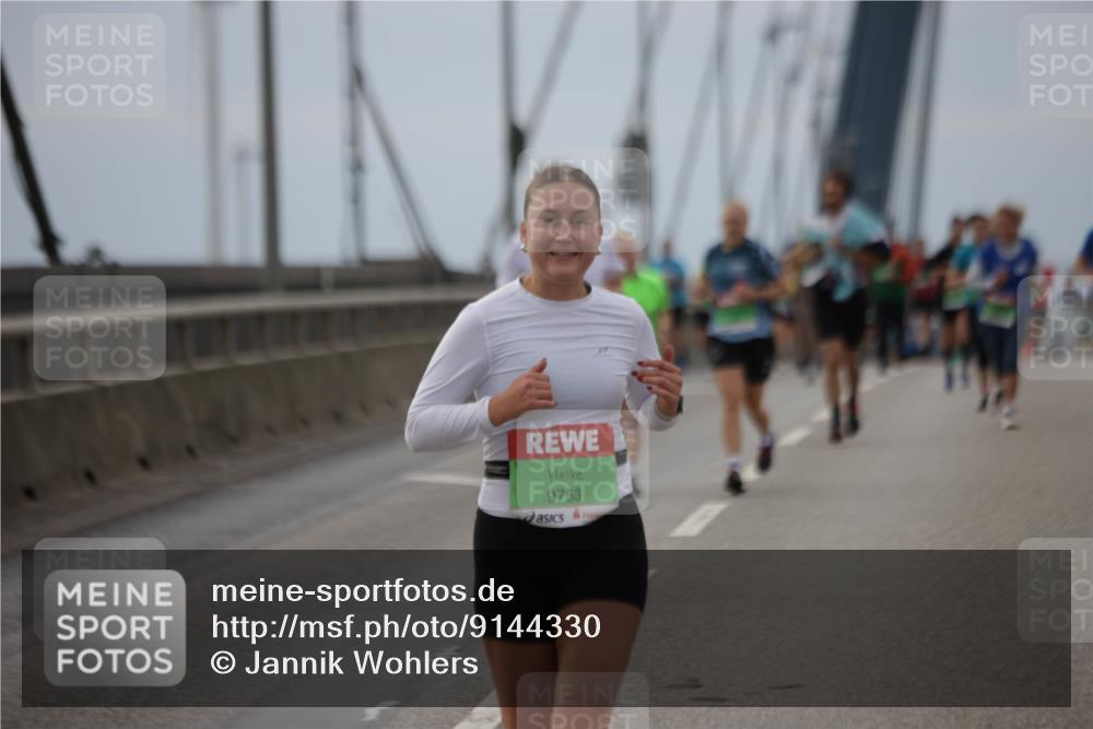 03.10.2025 - Köhlbrandbrückenlauf Jannik Wohlers http://msf.ph/oto/9144330 03.10.2025 15:45:36 Position 1 9753 meine-sportfotos.de