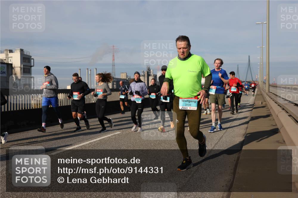 03.10.2025 - Köhlbrandbrückenlauf Lena Gebhardt http://msf.ph/oto/9144331 03.10.2025 10:02:04 Position 2 3109 meine-sportfotos.de