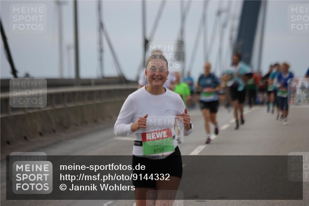 03.10.2025 - Köhlbrandbrückenlauf Jannik Wohlers http://msf.ph/oto/9144332 03.10.2025 15:45:36 Position 1 9753 meine-sportfotos.de