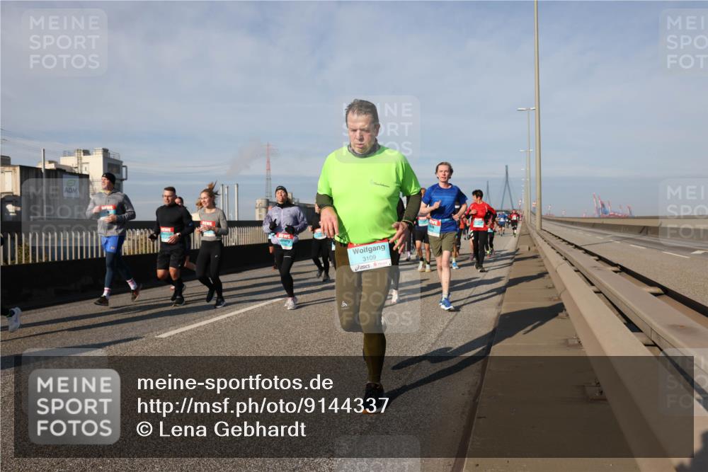 03.10.2025 - Köhlbrandbrückenlauf Lena Gebhardt http://msf.ph/oto/9144337 03.10.2025 10:02:04 Position 2 3109 meine-sportfotos.de