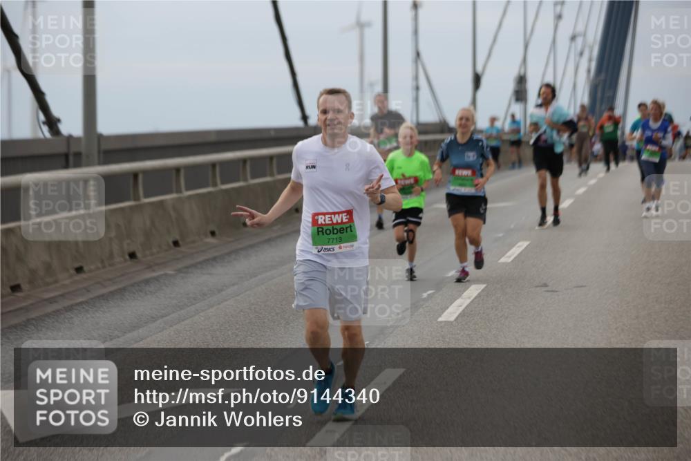 03.10.2025 - Köhlbrandbrückenlauf Jannik Wohlers http://msf.ph/oto/9144340 03.10.2025 15:45:40 Position 1 7713 meine-sportfotos.de