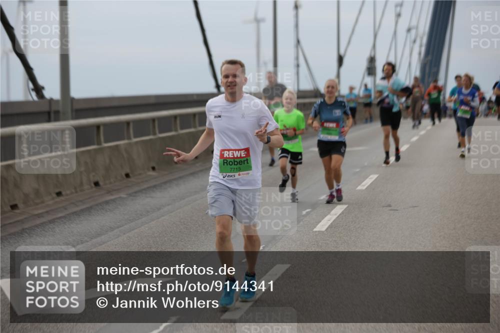 03.10.2025 - Köhlbrandbrückenlauf Jannik Wohlers http://msf.ph/oto/9144341 03.10.2025 15:45:40 Position 1 7713 meine-sportfotos.de