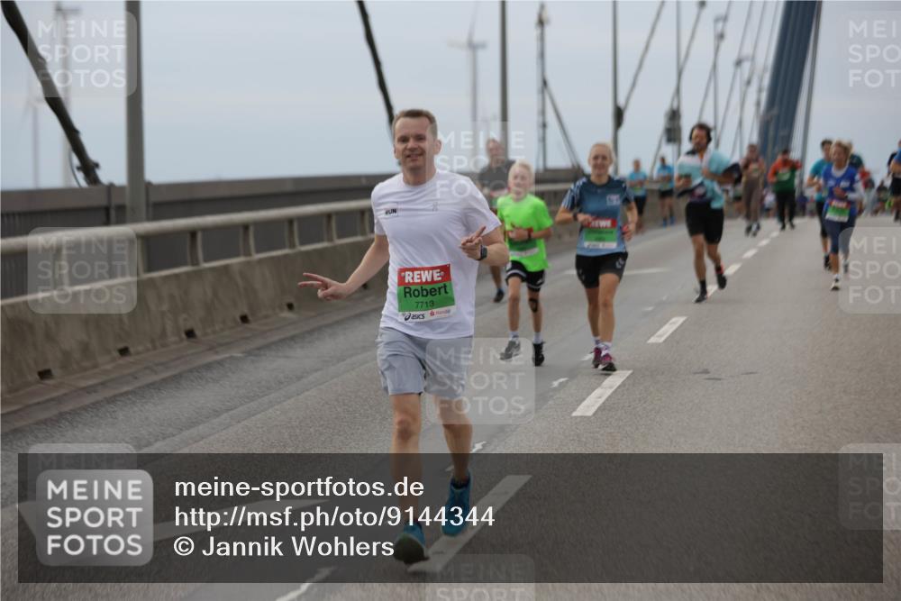 03.10.2025 - Köhlbrandbrückenlauf Jannik Wohlers http://msf.ph/oto/9144344 03.10.2025 15:45:40 Position 1 7713 meine-sportfotos.de