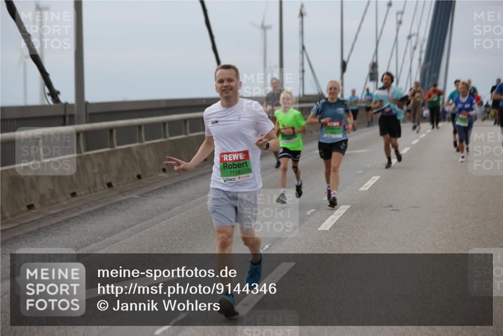 03.10.2025 - Köhlbrandbrückenlauf Jannik Wohlers http://msf.ph/oto/9144346 03.10.2025 15:45:40 Position 1 7713 meine-sportfotos.de