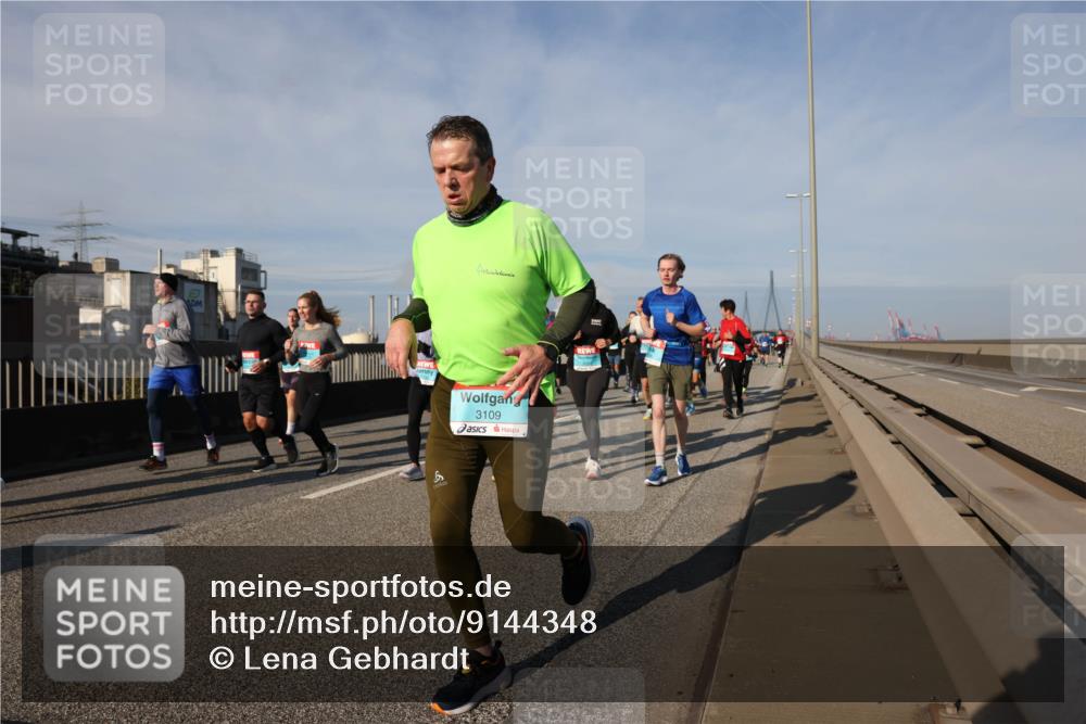 03.10.2025 - Köhlbrandbrückenlauf Lena Gebhardt http://msf.ph/oto/9144348 03.10.2025 10:02:05 Position 2 3109 meine-sportfotos.de