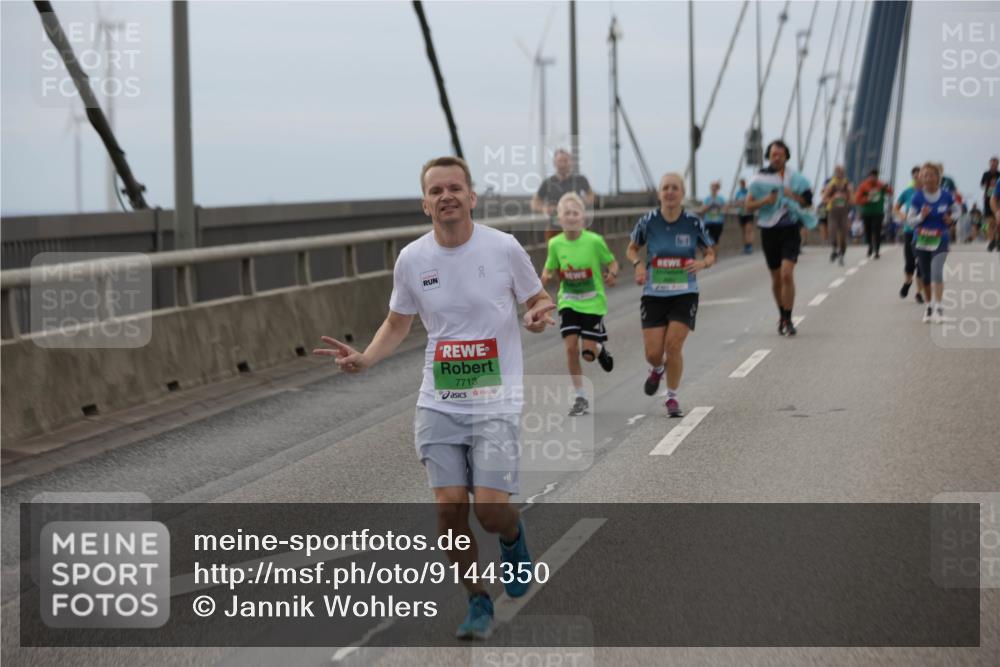 03.10.2025 - Köhlbrandbrückenlauf Jannik Wohlers http://msf.ph/oto/9144350 03.10.2025 15:45:40 Position 1 90, 7713 meine-sportfotos.de