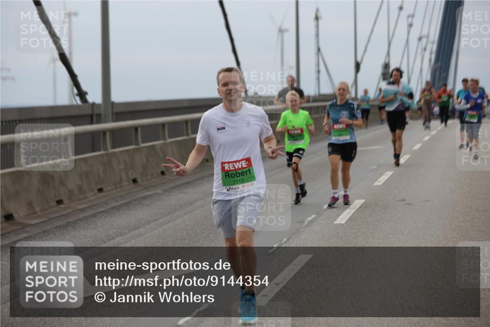 03.10.2025 - Köhlbrandbrückenlauf Jannik Wohlers http://msf.ph/oto/9144354 03.10.2025 15:45:40 Position 1 7713 meine-sportfotos.de