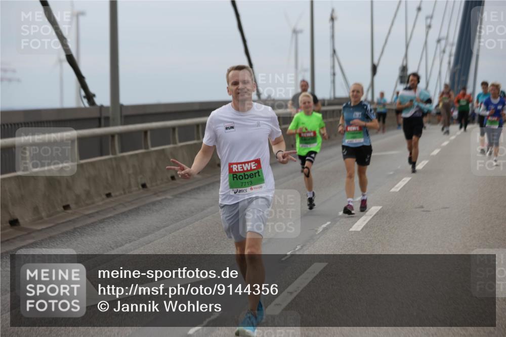 03.10.2025 - Köhlbrandbrückenlauf Jannik Wohlers http://msf.ph/oto/9144356 03.10.2025 15:45:40 Position 1 7713 meine-sportfotos.de