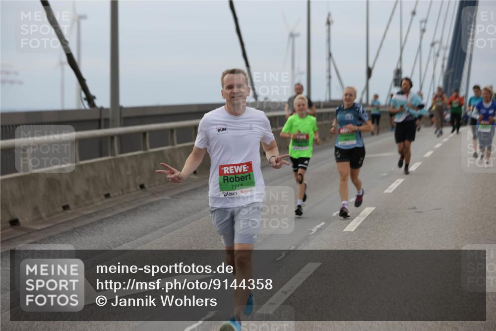 03.10.2025 - Köhlbrandbrückenlauf Jannik Wohlers http://msf.ph/oto/9144358 03.10.2025 15:45:40 Position 1 7713 meine-sportfotos.de