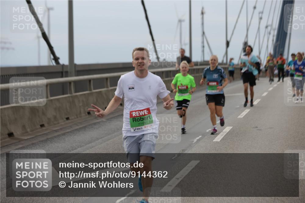 03.10.2025 - Köhlbrandbrückenlauf Jannik Wohlers http://msf.ph/oto/9144362 03.10.2025 15:45:40 Position 1 7713 meine-sportfotos.de