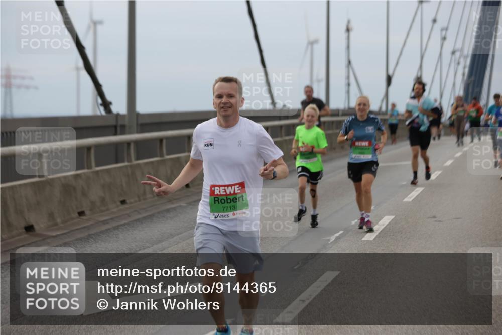 03.10.2025 - Köhlbrandbrückenlauf Jannik Wohlers http://msf.ph/oto/9144365 03.10.2025 15:45:40 Position 1 7713, 11 meine-sportfotos.de