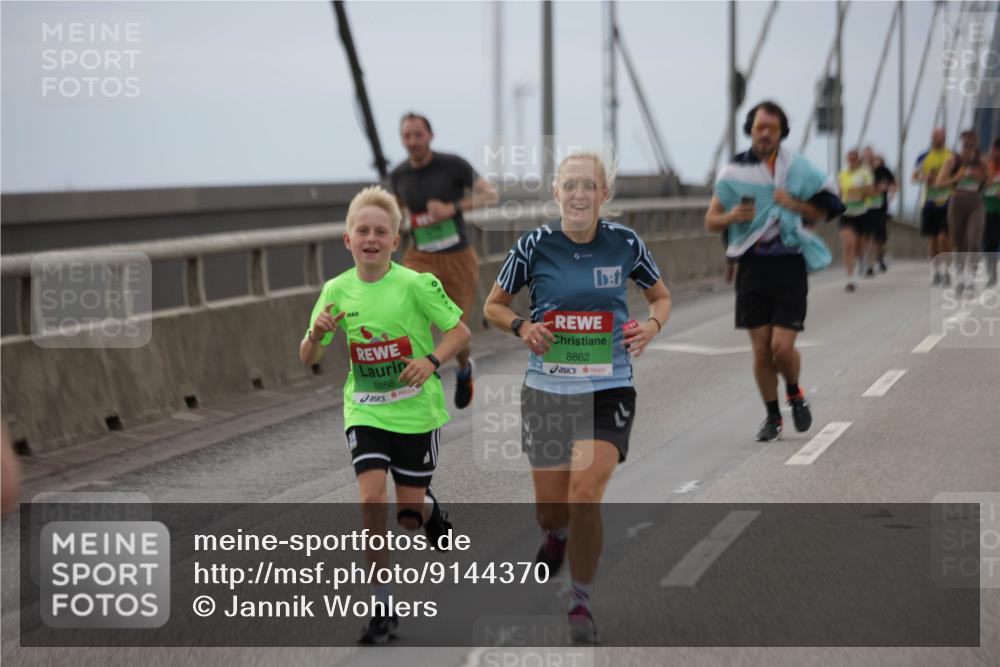 03.10.2025 - Köhlbrandbrückenlauf Jannik Wohlers http://msf.ph/oto/9144370 03.10.2025 15:45:41 Position 1 8866, 8862 meine-sportfotos.de