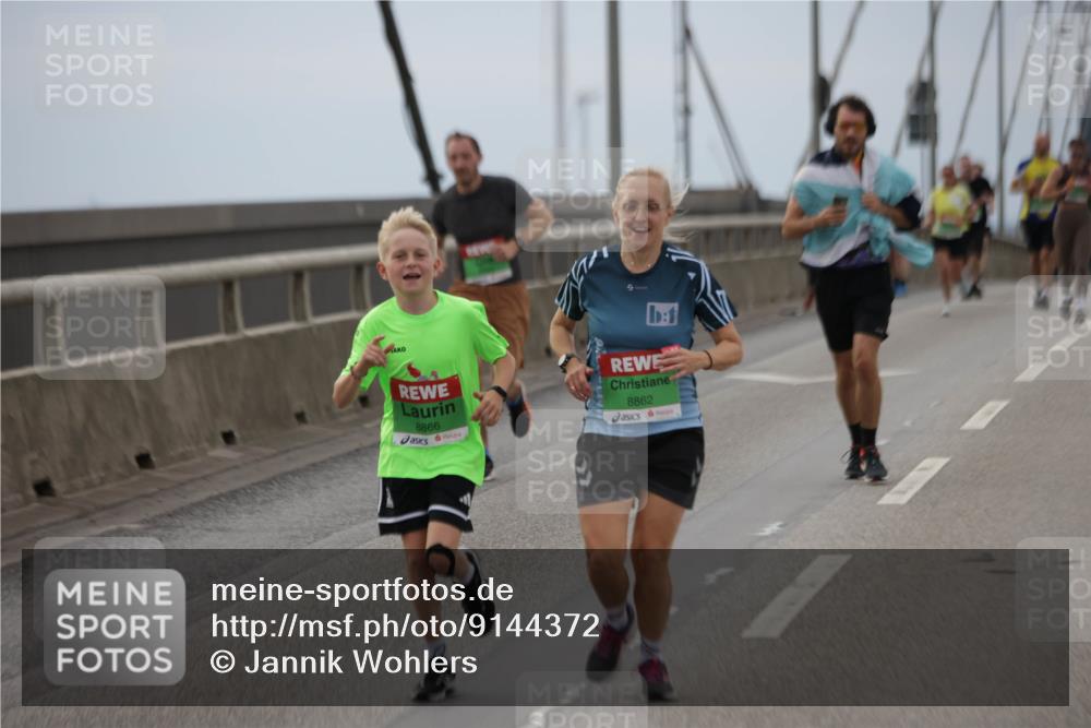 03.10.2025 - Köhlbrandbrückenlauf Jannik Wohlers http://msf.ph/oto/9144372 03.10.2025 15:45:41 Position 1 8866, 8862 meine-sportfotos.de