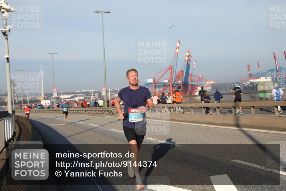 03.10.2025 - Köhlbrandbrückenlauf Yannick Fuchs http://msf.ph/oto/9144374 03.10.2025 08:32:32 Position 2 3809 meine-sportfotos.de