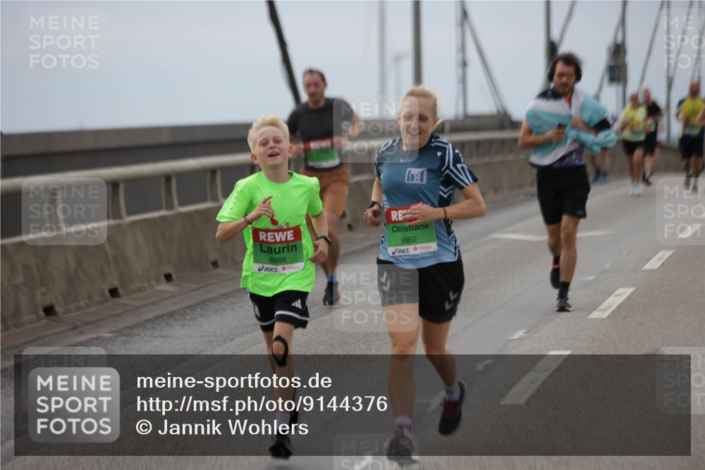 03.10.2025 - Köhlbrandbrückenlauf Jannik Wohlers http://msf.ph/oto/9144376 03.10.2025 15:45:41 Position 1 8866, 8862 meine-sportfotos.de