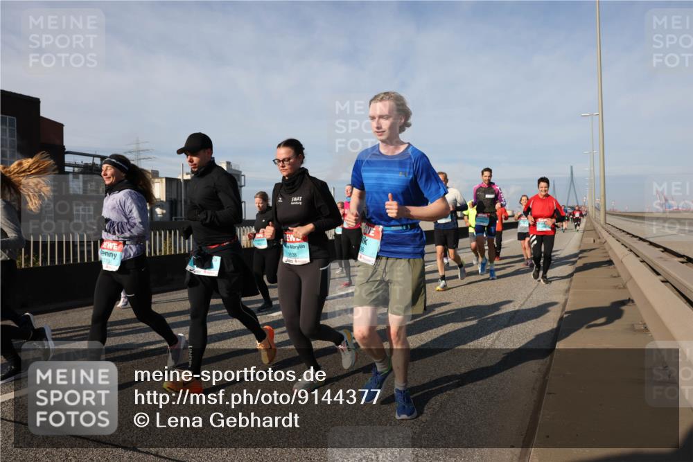 03.10.2025 - Köhlbrandbrückenlauf Lena Gebhardt http://msf.ph/oto/9144377 03.10.2025 10:02:06 Position 2 7, 3538 meine-sportfotos.de