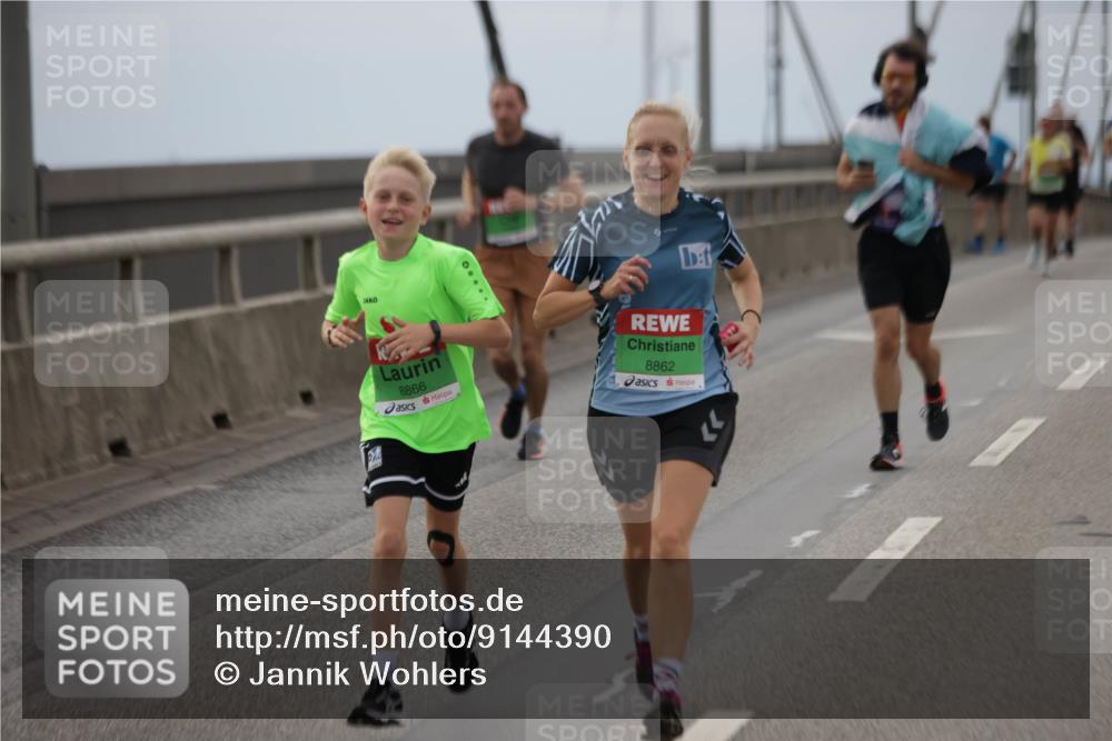 03.10.2025 - Köhlbrandbrückenlauf Jannik Wohlers http://msf.ph/oto/9144390 03.10.2025 15:45:42 Position 1 8866, 8862, 1 meine-sportfotos.de