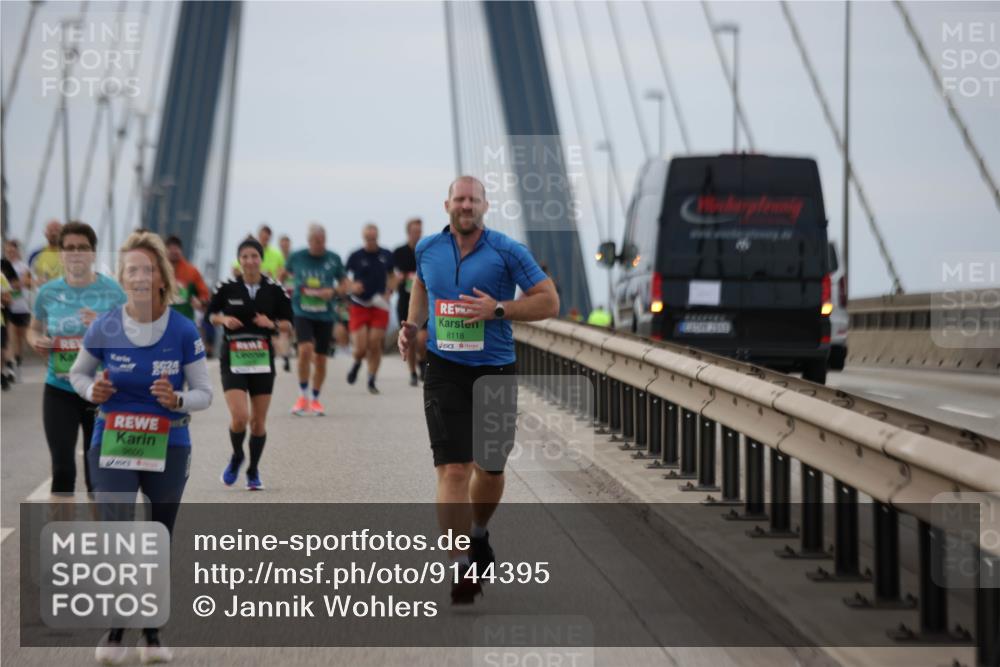 03.10.2025 - Köhlbrandbrückenlauf Jannik Wohlers http://msf.ph/oto/9144395 03.10.2025 15:45:44 Position 1 24, 673, 9600, 8118 meine-sportfotos.de