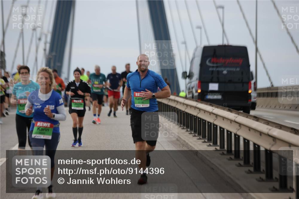 03.10.2025 - Köhlbrandbrückenlauf Jannik Wohlers http://msf.ph/oto/9144396 03.10.2025 15:45:44 Position 1 24, 8118, 9600 meine-sportfotos.de