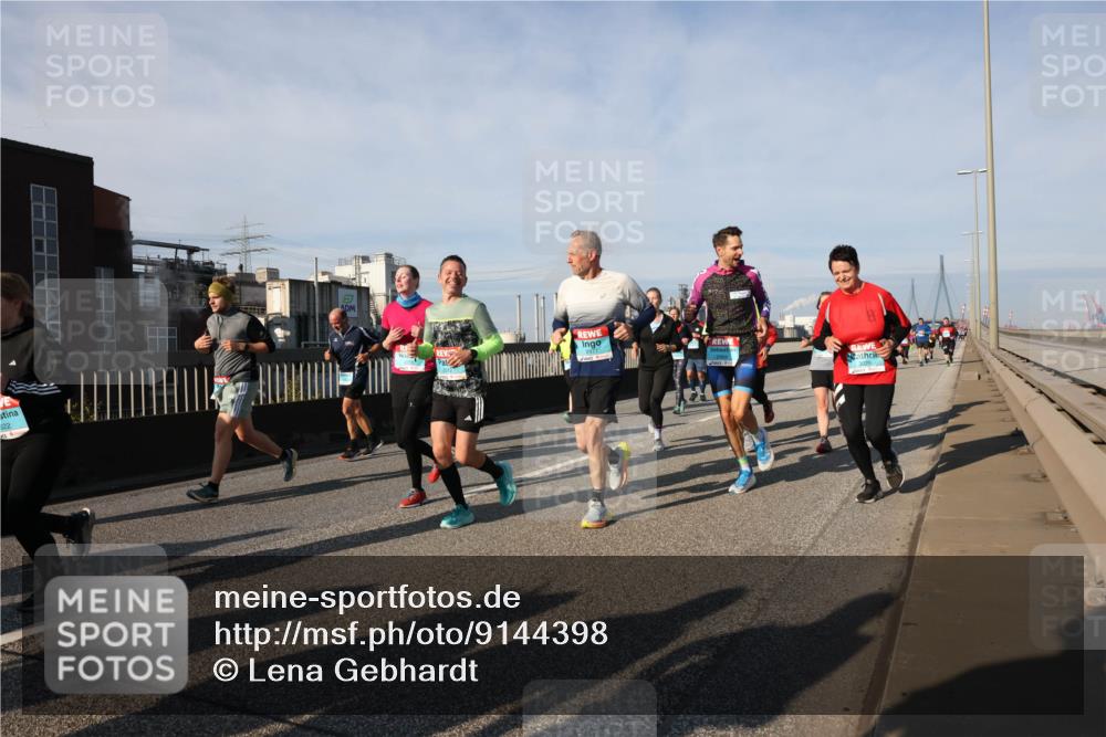 03.10.2025 - Köhlbrandbrückenlauf Lena Gebhardt http://msf.ph/oto/9144398 03.10.2025 10:02:07 Position 2  meine-sportfotos.de