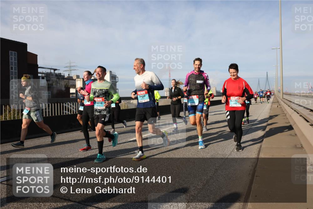 03.10.2025 - Köhlbrandbrückenlauf Lena Gebhardt http://msf.ph/oto/9144401 03.10.2025 10:02:08 Position 2  meine-sportfotos.de