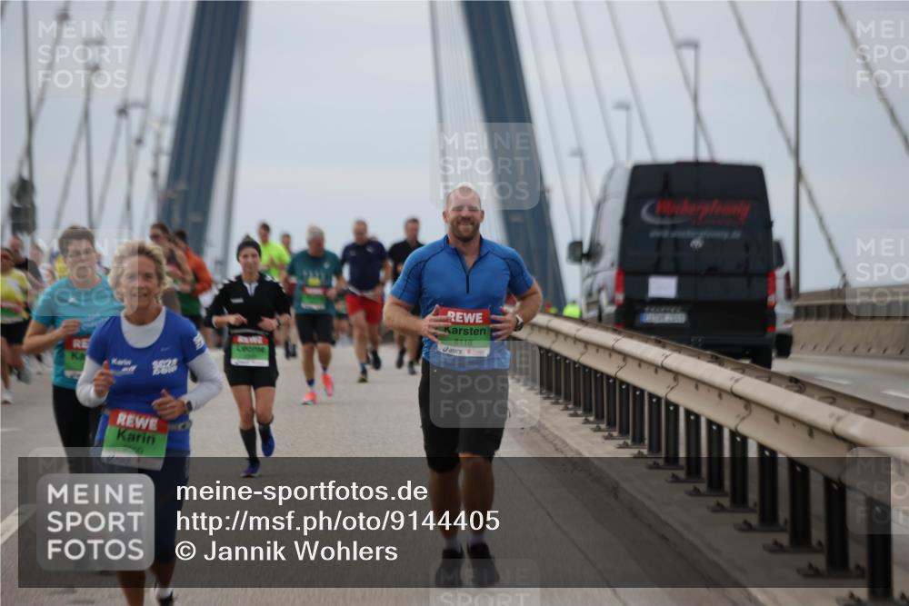 03.10.2025 - Köhlbrandbrückenlauf Jannik Wohlers http://msf.ph/oto/9144405 03.10.2025 15:45:44 Position 1 24, 9666, 8118 meine-sportfotos.de