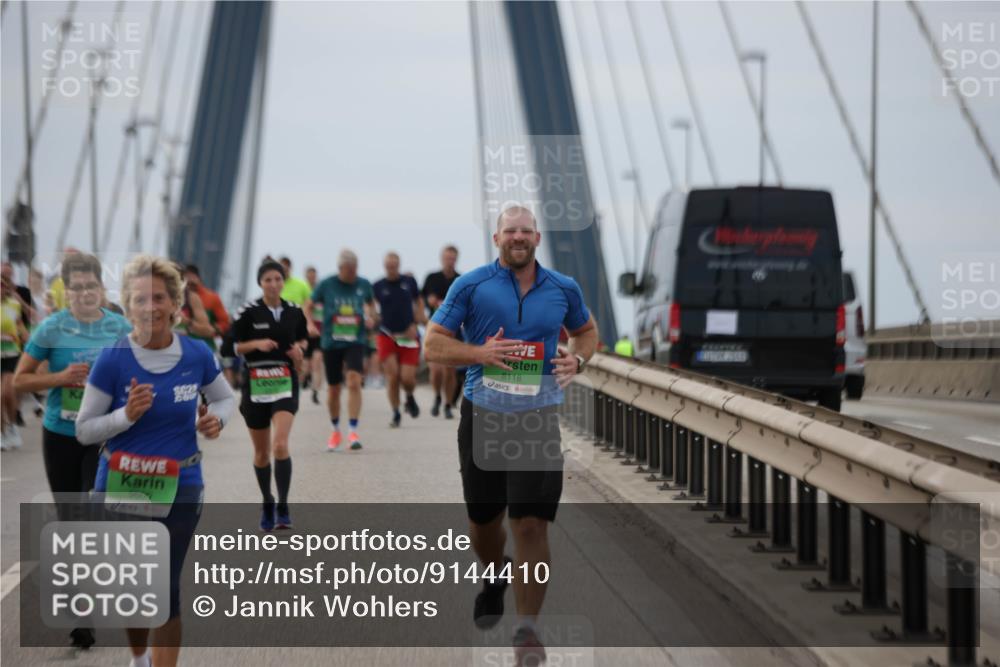 03.10.2025 - Köhlbrandbrückenlauf Jannik Wohlers http://msf.ph/oto/9144410 03.10.2025 15:45:44 Position 1 9660, 8118 meine-sportfotos.de