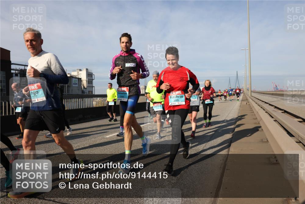 03.10.2025 - Köhlbrandbrückenlauf Lena Gebhardt http://msf.ph/oto/9144415 03.10.2025 10:02:08 Position 2 2977, 1, 2969, 978, 3029, 2740 meine-sportfotos.de
