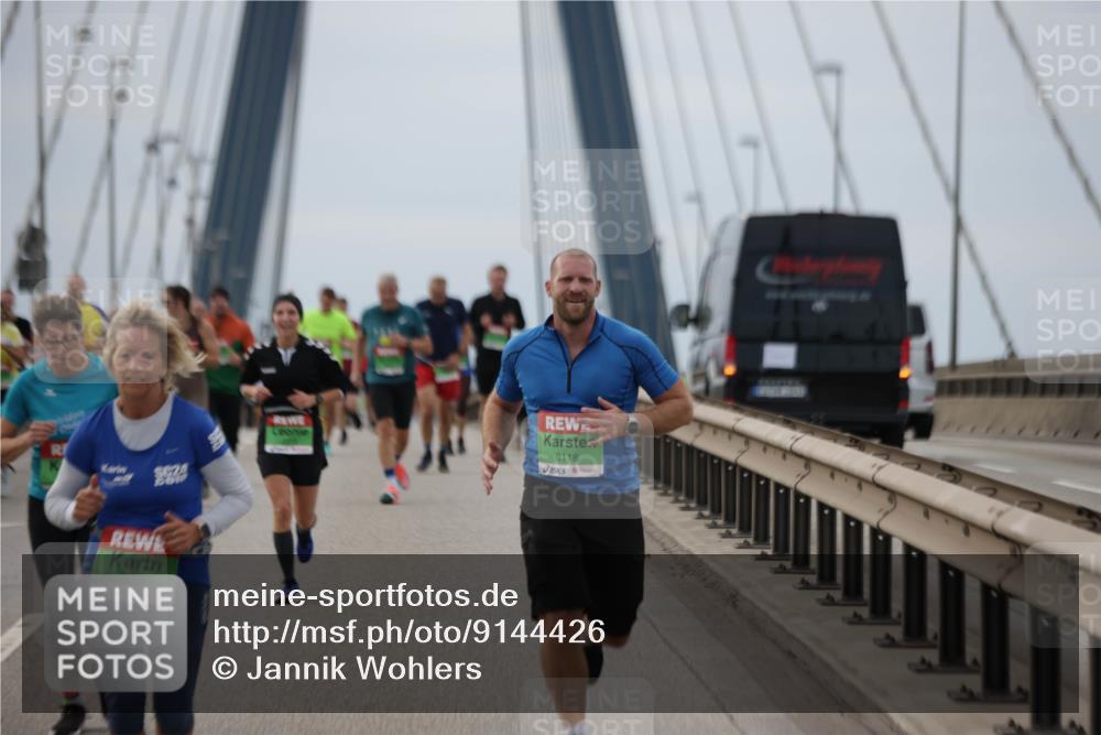 03.10.2025 - Köhlbrandbrückenlauf Jannik Wohlers http://msf.ph/oto/9144426 03.10.2025 15:45:45 Position 1 8624, 9600, 8118 meine-sportfotos.de