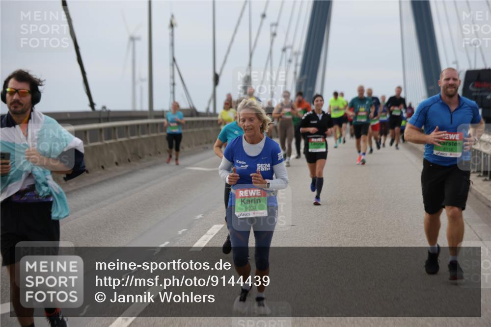 03.10.2025 - Köhlbrandbrückenlauf Jannik Wohlers http://msf.ph/oto/9144439 03.10.2025 15:45:46 Position 1 24, 9600, 8118 meine-sportfotos.de