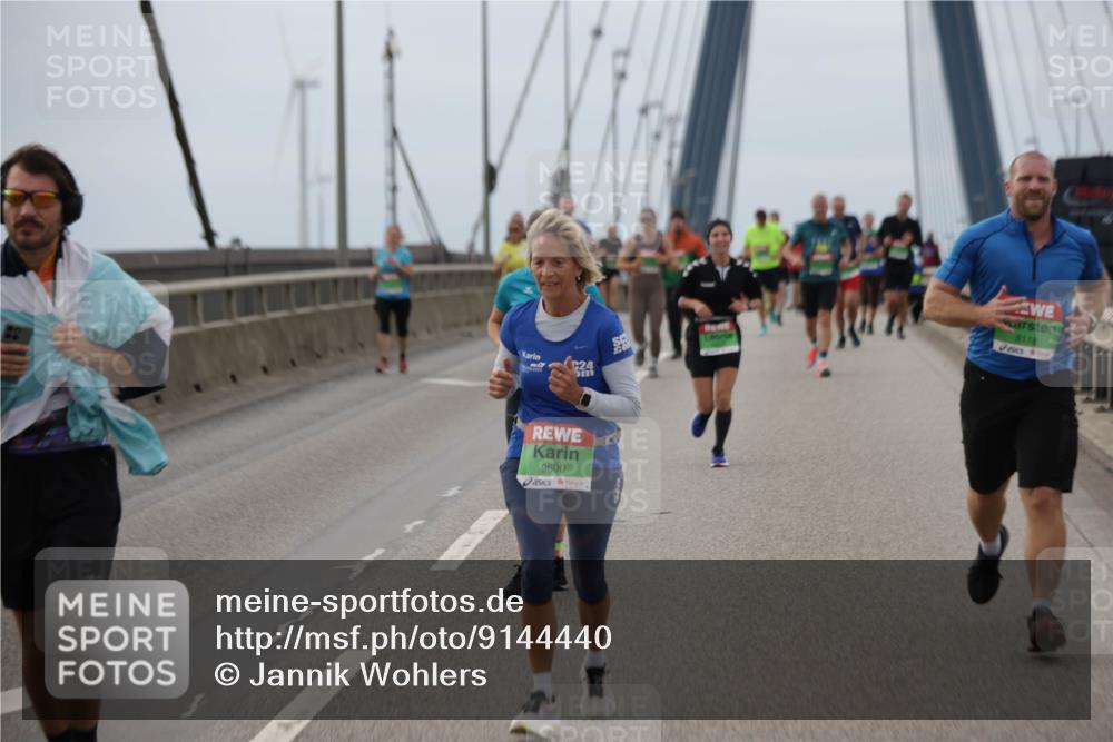 03.10.2025 - Köhlbrandbrückenlauf Jannik Wohlers http://msf.ph/oto/9144440 03.10.2025 15:45:46 Position 1 24, 9600, 8118 meine-sportfotos.de