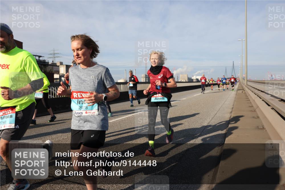 03.10.2025 - Köhlbrandbrückenlauf Lena Gebhardt http://msf.ph/oto/9144448 03.10.2025 10:02:10 Position 2 2740, 2978 meine-sportfotos.de