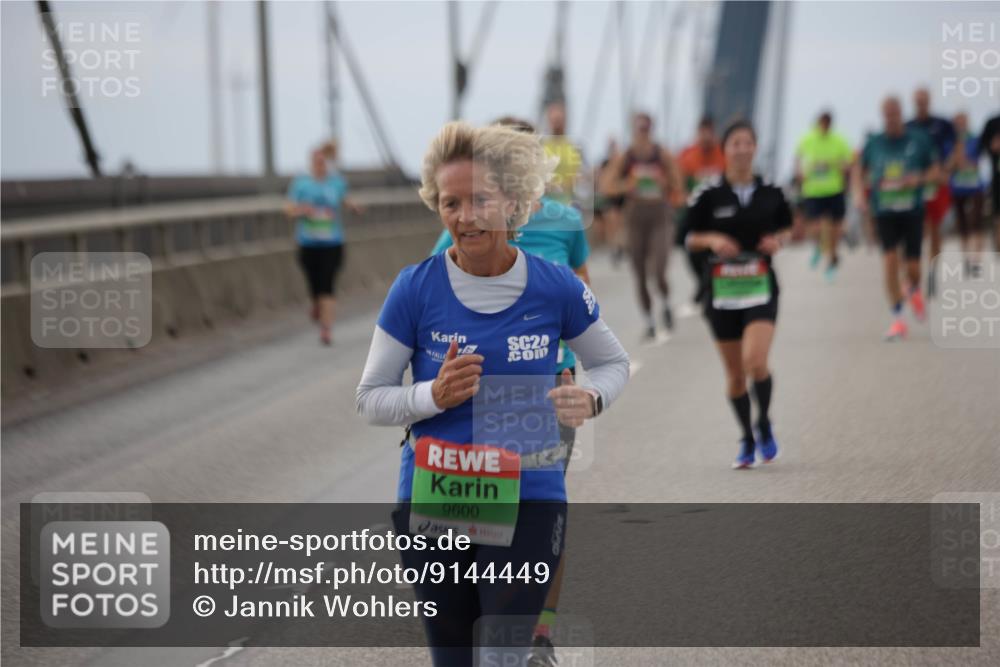 03.10.2025 - Köhlbrandbrückenlauf Jannik Wohlers http://msf.ph/oto/9144449 03.10.2025 15:45:46 Position 1 20, 9600 meine-sportfotos.de