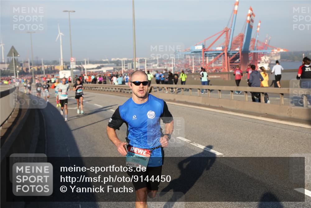03.10.2025 - Köhlbrandbrückenlauf Yannick Fuchs http://msf.ph/oto/9144450 03.10.2025 08:32:46 Position 2 2937 meine-sportfotos.de