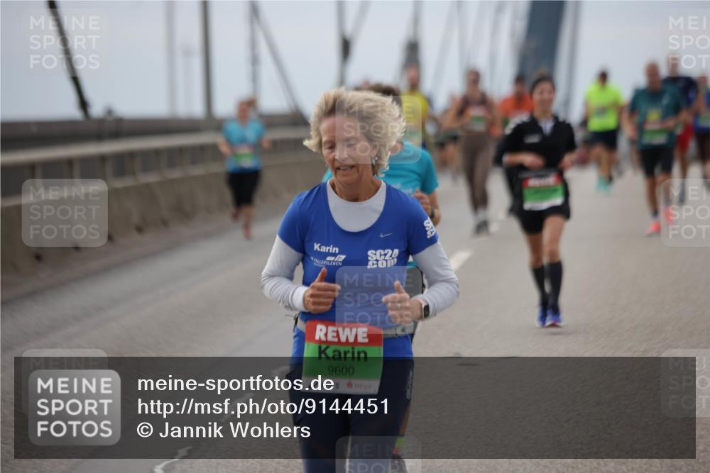 03.10.2025 - Köhlbrandbrückenlauf Jannik Wohlers http://msf.ph/oto/9144451 03.10.2025 15:45:46 Position 1 47, 2, 9600 meine-sportfotos.de