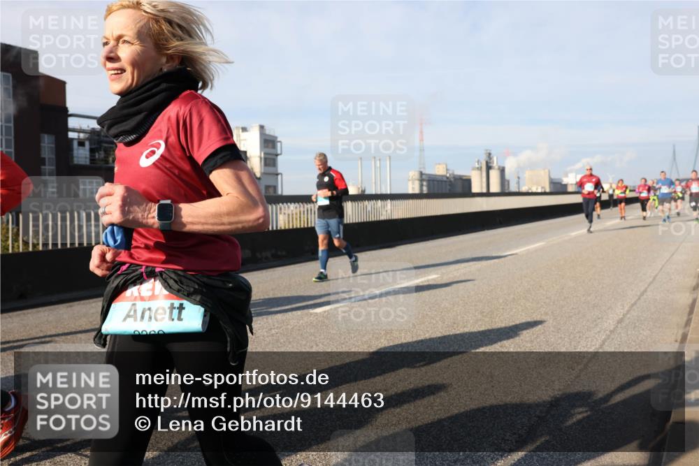03.10.2025 - Köhlbrandbrückenlauf Lena Gebhardt http://msf.ph/oto/9144463 03.10.2025 10:02:10 Position 2  meine-sportfotos.de