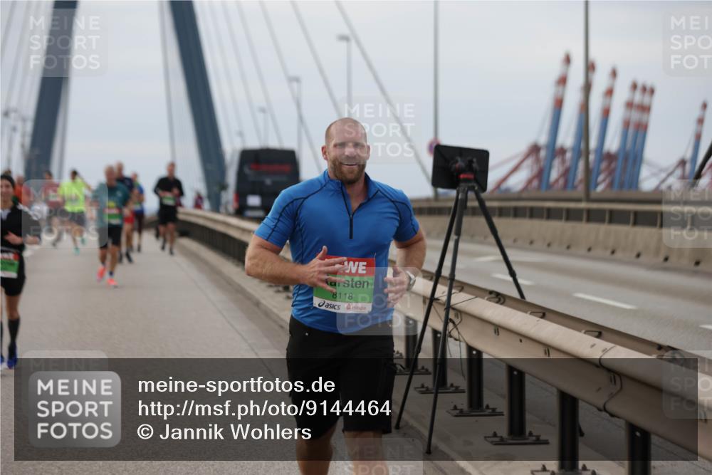 03.10.2025 - Köhlbrandbrückenlauf Jannik Wohlers http://msf.ph/oto/9144464 03.10.2025 15:45:47 Position 1 8118 meine-sportfotos.de