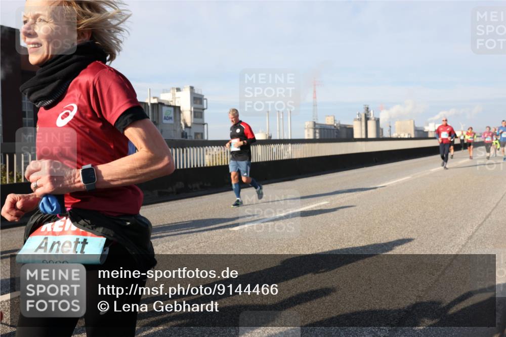 03.10.2025 - Köhlbrandbrückenlauf Lena Gebhardt http://msf.ph/oto/9144466 03.10.2025 10:02:10 Position 2  meine-sportfotos.de