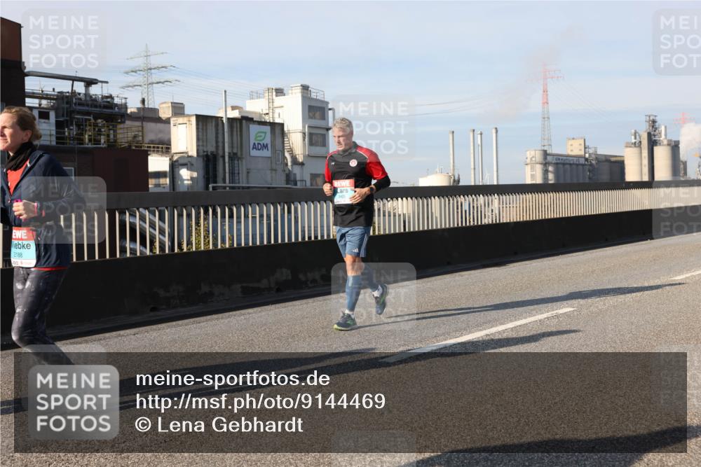 03.10.2025 - Köhlbrandbrückenlauf Lena Gebhardt http://msf.ph/oto/9144469 03.10.2025 10:02:11 Position 2 2188, 3405 meine-sportfotos.de