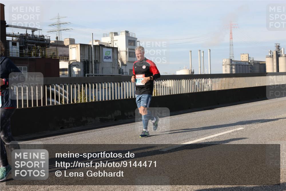 03.10.2025 - Köhlbrandbrückenlauf Lena Gebhardt http://msf.ph/oto/9144471 03.10.2025 10:02:11 Position 2 3405 meine-sportfotos.de