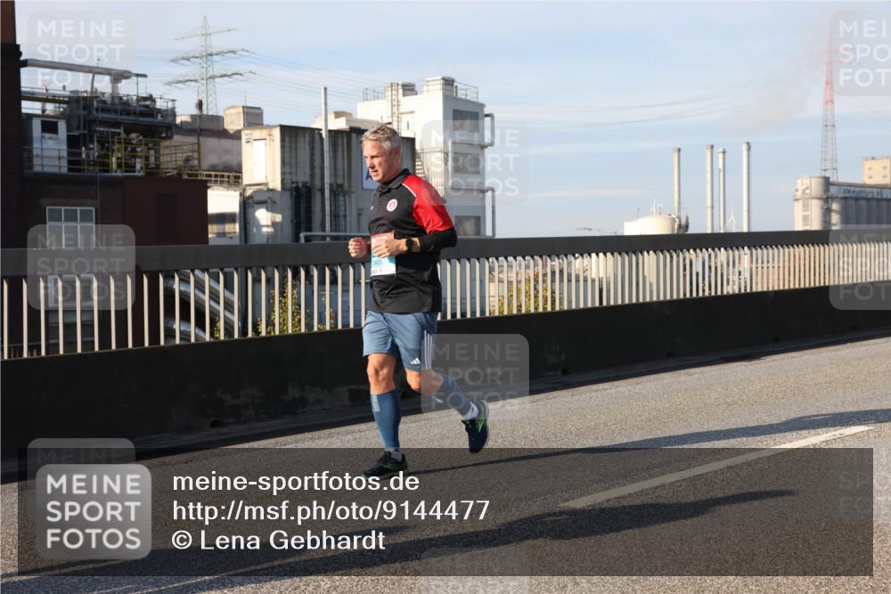 03.10.2025 - Köhlbrandbrückenlauf Lena Gebhardt http://msf.ph/oto/9144477 03.10.2025 10:02:11 Position 2  meine-sportfotos.de
