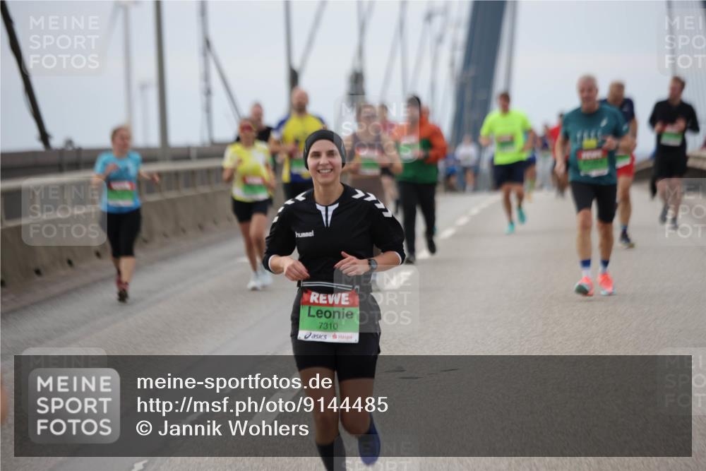 03.10.2025 - Köhlbrandbrückenlauf Jannik Wohlers http://msf.ph/oto/9144485 03.10.2025 15:45:49 Position 1 77, 7310 meine-sportfotos.de