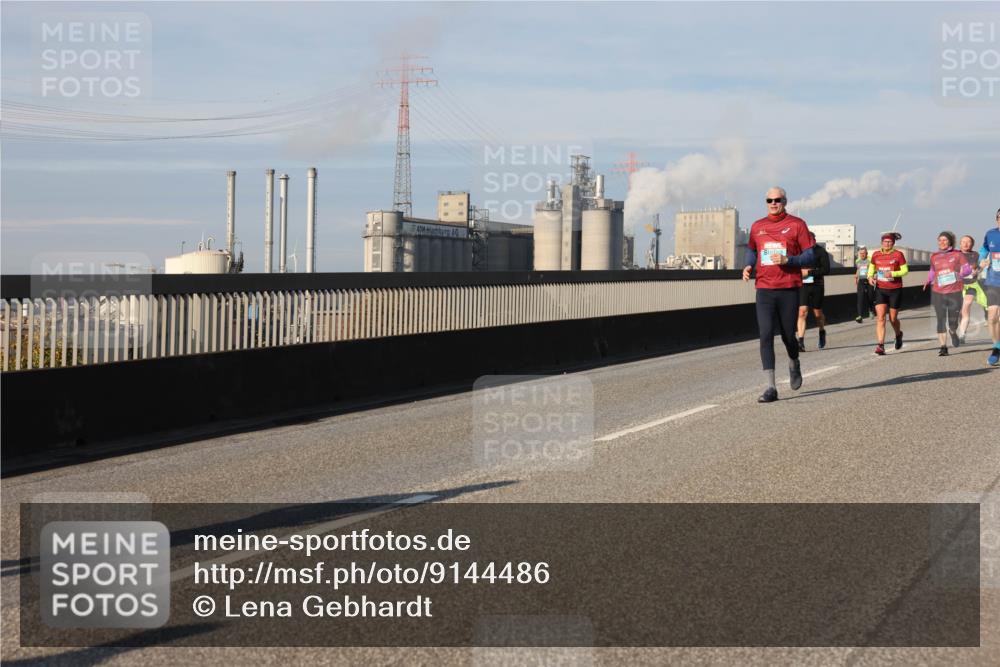 03.10.2025 - Köhlbrandbrückenlauf Lena Gebhardt http://msf.ph/oto/9144486 03.10.2025 10:02:11 Position 2  meine-sportfotos.de