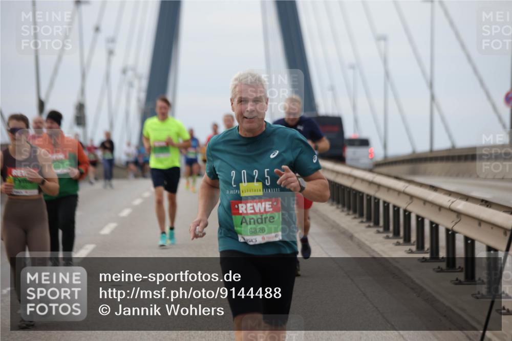 03.10.2025 - Köhlbrandbrückenlauf Jannik Wohlers http://msf.ph/oto/9144488 03.10.2025 15:45:54 Position 1 2, 2025, 8826 meine-sportfotos.de
